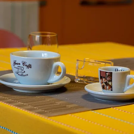 לינה וארוחת בוקר Gran Caffe Bed *